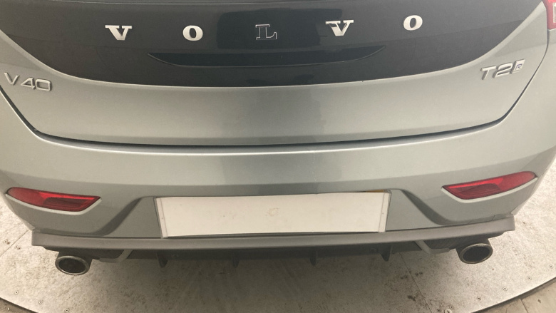 Volvo V40 T2 [122] R DESIGN Nav Plus 5dr Petrol Hatchback